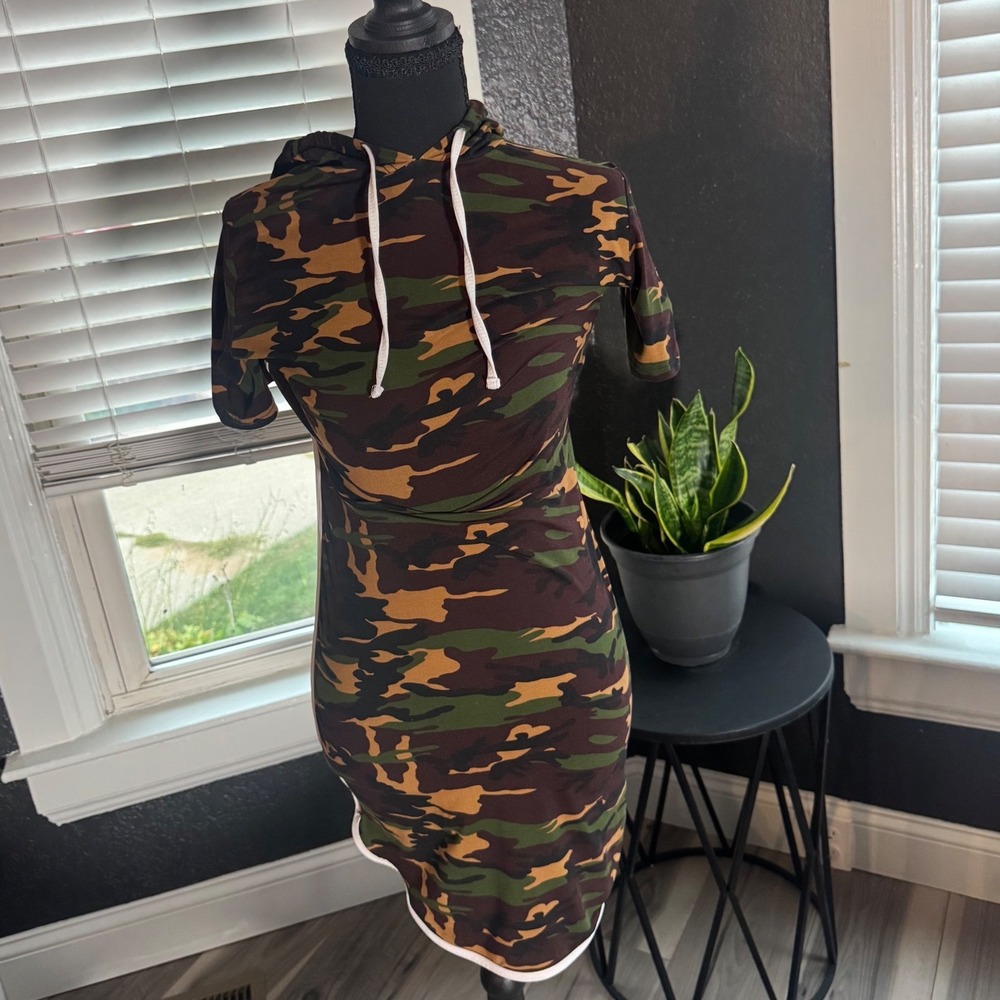 JNK Women Camo Hooded Bodycon Mini Dress Green Brown Short Sleeve Large